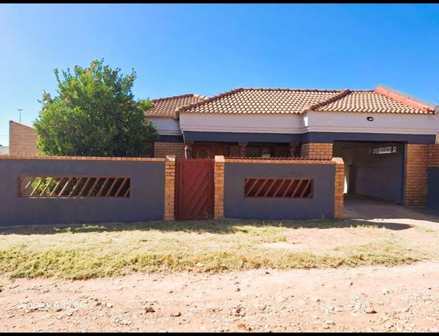 3 BEDROOM HOUSE FOR SALE IN MANKWENG